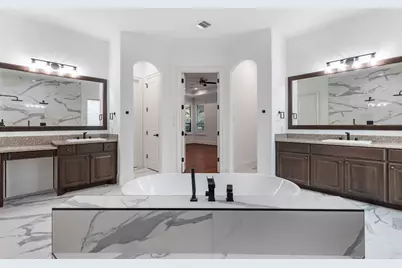 18 Player Vista Place, The Woodlands, TX 77382 - Photo 16