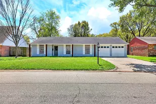 9611 Highmeadow Dr, Houston, TX 77063 - Photo 2