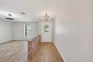 9611 Highmeadow Dr, Houston, TX 77063 - Photo 10