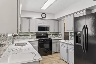 9611 Highmeadow Drive, Houston, TX 77063 - Photo 20