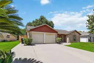 6810 McCullum Rd, Houston, TX 77489 - Photo 2