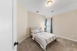 34 Danby Place, The Woodlands, TX 77375 - Photo 10