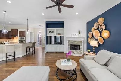 34 Danby Place, The Woodlands, TX 77375 - Photo 2