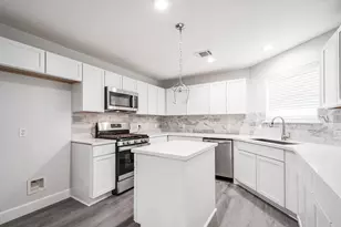 9026 McGallion Rd, Houston, TX 77022 - Photo 10