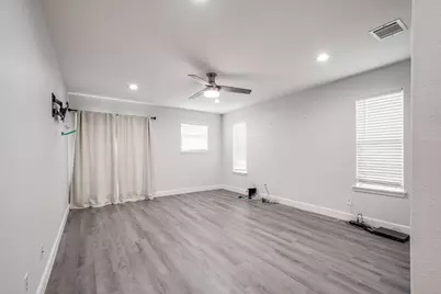 9026 McGallion Road, Houston, TX 77022 - Photo 20