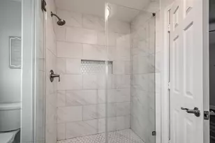 9026 McGallion Rd, Houston, TX 77022 - Photo 18
