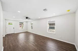 7946 Fowlie St, Houston, TX 77028 - Photo 8