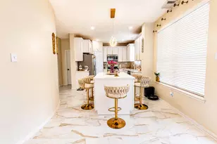 210 Windrift Ct, Sugar Land, TX 77479 - Photo 18