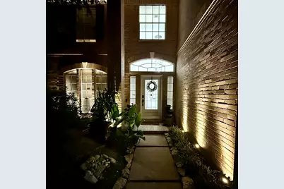 210 Windrift Court, Sugar Land, TX 77479 - Photo 4