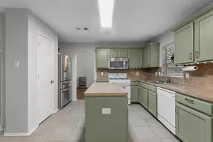 9238 Wichita Dr, La Porte, TX 77571 - Photo 10