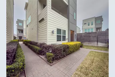 2733 Eado Edge Court, Houston, TX 77020 - Photo 2