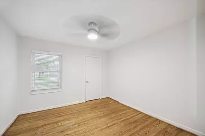 10518 Moorberry Lane, Houston, TX 77043 - Photo 12