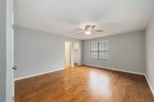 9850 Pagewood Ln, Houston, TX 77042 - Photo 22
