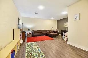 1038 St John Dr, Pearland, TX 77584 - Photo 8