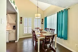 1038 St John Dr, Pearland, TX 77584 - Photo 6