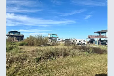 1057 Mabry Street, Gilchrist, TX 77617 - Photo 4