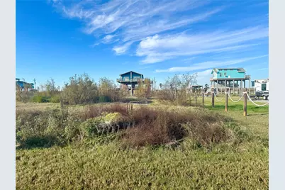 1057 Mabry Street, Gilchrist, TX 77617 - Photo 2