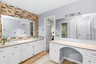 8203 Fernbrook Ln, Houston, TX 77070 - Photo 18