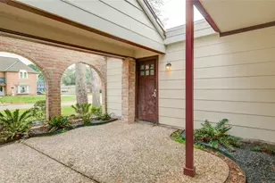 8203 Fernbrook Ln, Houston, TX 77070 - Photo 4