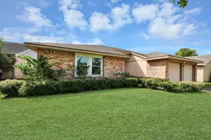 2519 Colonial Ridge Dr, Friendswood, TX 77546 - Photo 2