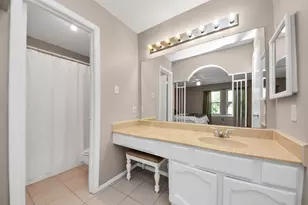 2519 Colonial Ridge Dr, Friendswood, TX 77546 - Photo 14