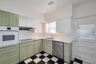 1728 Hawthorne St, Houston, TX 77098 - Photo 18