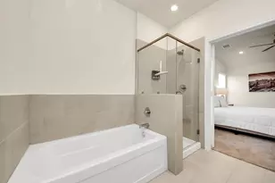14967 Eagle Feather Dr, Houston, TX 77090 - Photo 30