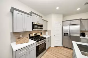 14967 Eagle Feather Dr, Houston, TX 77090 - Photo 16