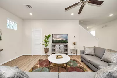 14967 Eagle Feather Drive, Houston, TX 77090 - Photo 8