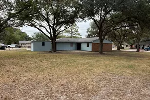 3002 Lamar Cir, El Campo, TX 77437 - Photo 44