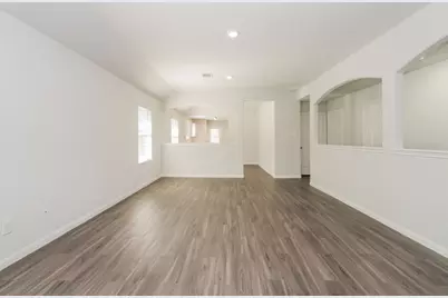 5611 Amelia Plantation Drive, Katy, TX 77449 - Photo 4