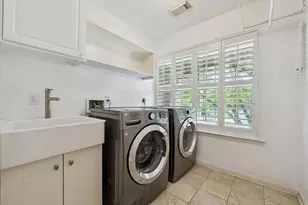 816 Anderson St, Bellaire, TX 77401 - Photo 32