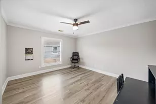 9818 Sandtown Cir, Houston, TX 77064 - Photo 16