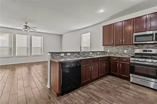 14610 Ruddy Duck Ln, Houston, TX 77049 - Photo 8