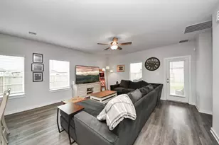 2518 Elliot Cyn Ln, Crosby, TX 77532 - Photo 18