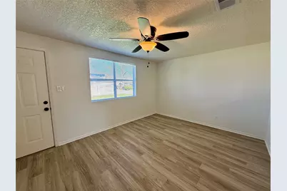 111 4th Street, Brazoria, TX 77422 - Photo 4