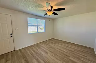 111 4th St, Brazoria, TX 77422 - Photo 4