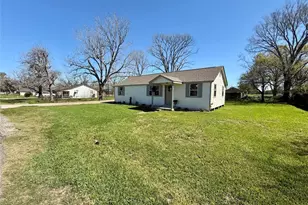111 4th St, Brazoria, TX 77422 - Photo 32
