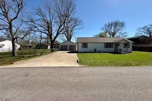 111 4th St, Brazoria, TX 77422 - Photo 36