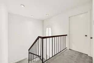 425 E Fair Harbor Ln, Houston, TX 77079 - Photo 16