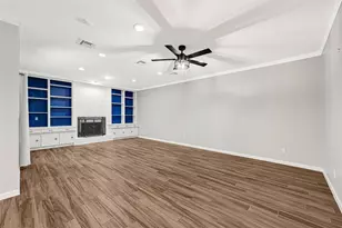 425 E Fair Harbor Ln, Houston, TX 77079 - Photo 4