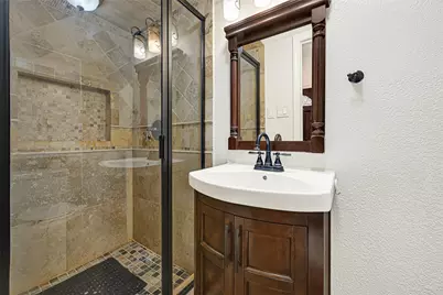 425 E Fair Harbor Lane, Houston, TX 77079 - Photo 12