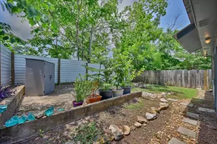 213 N Austin St, Brenham, TX 77833 - Photo 20