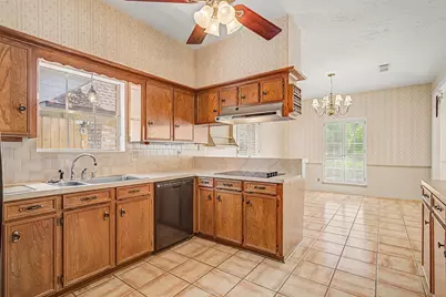 8306 Vintage Creek Drive, Spring, TX 77379 - Photo 16