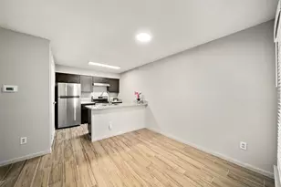 10001 Westpark Dr, Houston, TX 77042 - Photo 18