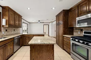 4508 Randwick Dr, Houston, TX 77092 - Photo 8