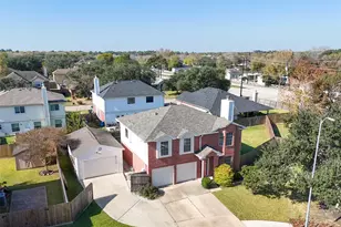 3504 Stonegate Cir, Pearland, TX 77584 - Photo 2