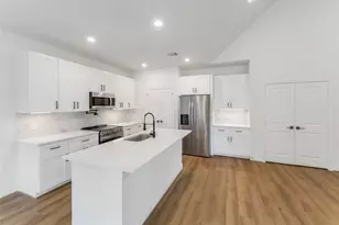 810 S Colbert St, Dayton, TX 77535 - Photo 16