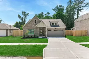 810 S Colbert St, Dayton, TX 77535 - Photo 4