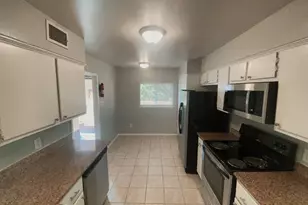 2210 Dorrington St, Houston, TX 77030 - Photo 6